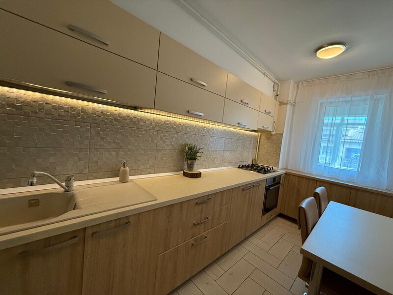 Titan - Trapezului - 10min. Metrou 1 Decembrie, loc parcare, mobilat, liber